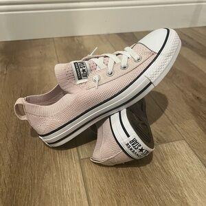 Converse Shoreline Low Sneaker in Light Pink